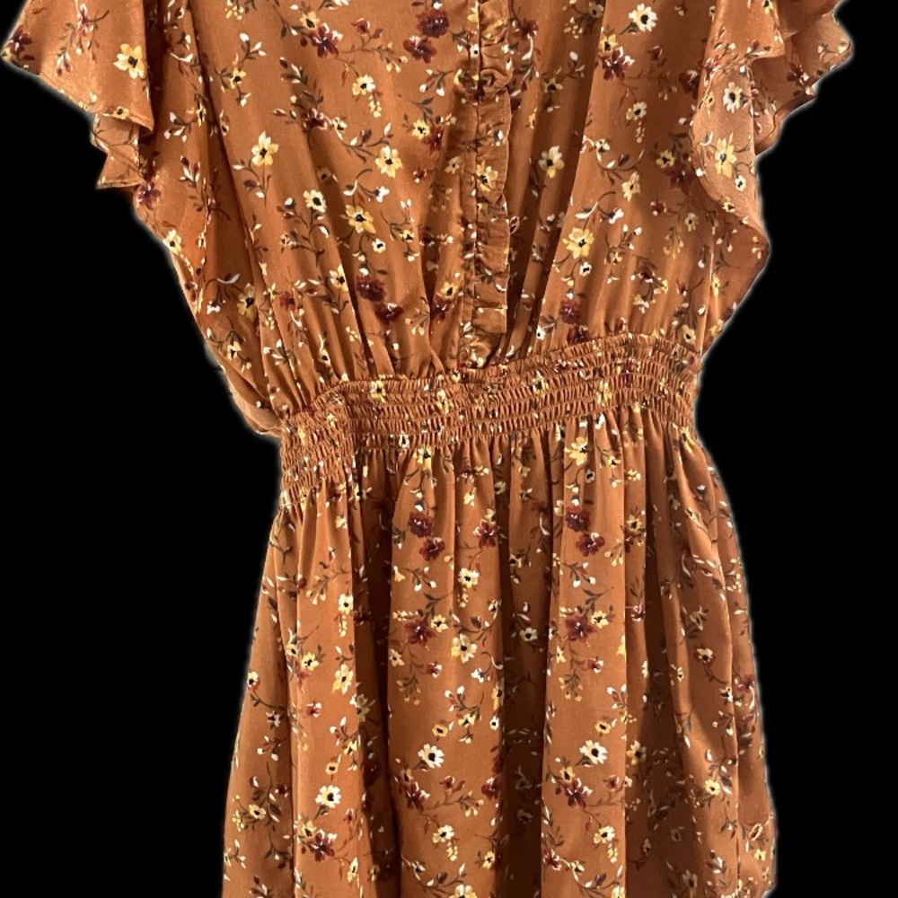 LOVE STITCH Floral Ruffle Sleeve Dress.  SIZE Small